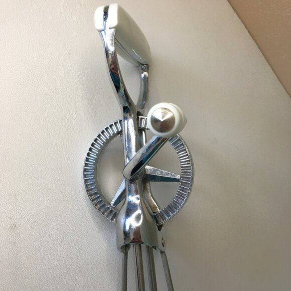 Classic Hand Crank Style EGG BEATER Stainless Steel Mixer 🧑‍🍳 - Picture 5 of 10